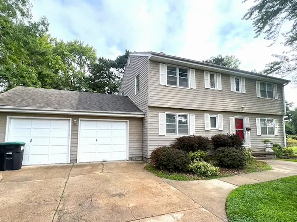 9058 Charles St, Omaha, NE 68114