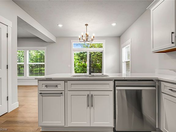 5th image of 1021 Learidge Rd
