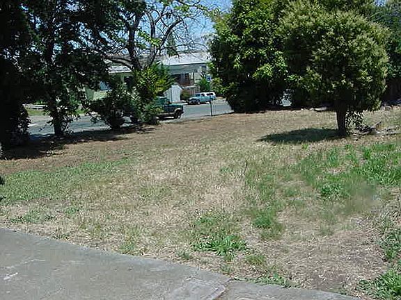 2nd image of 828 Alameda St