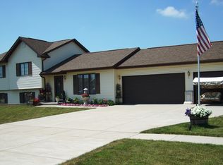 442 Mary Lee Dr, Fond Du Lac, WI 54935