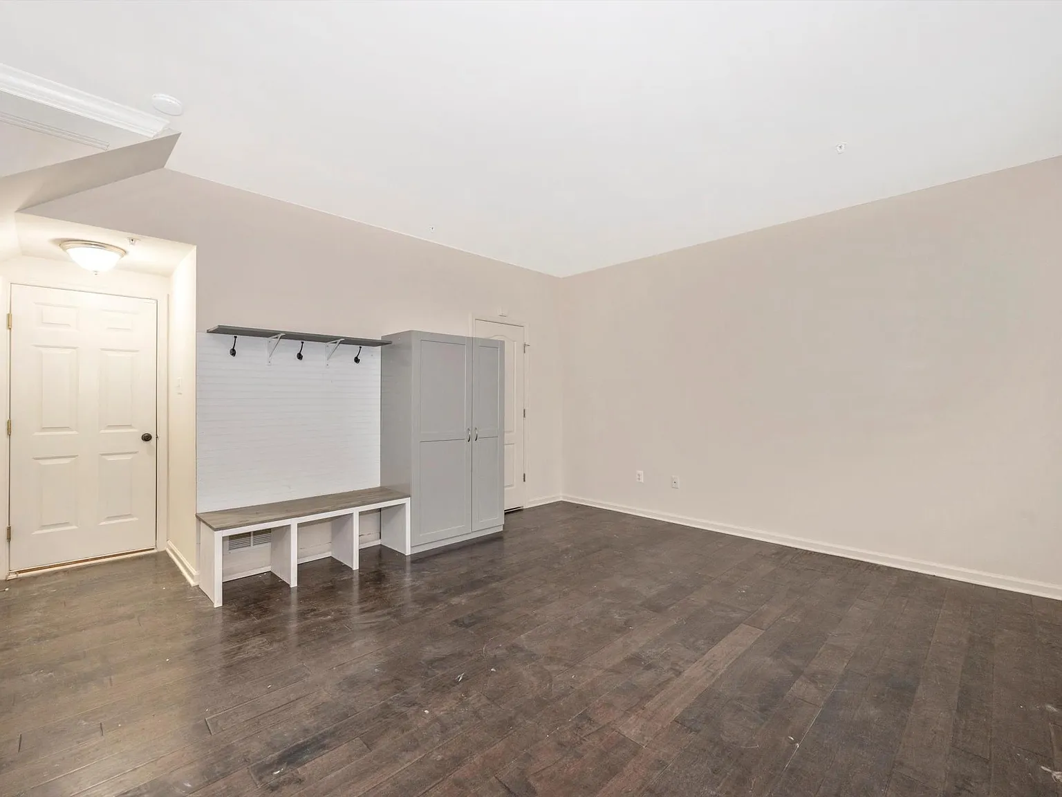 3 bed, 3.5 bath, 1880 sqft, $2,750 — Photo 3