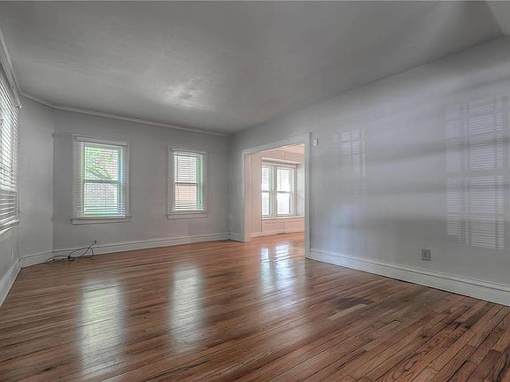 3rd image of 6012 Holmes St
