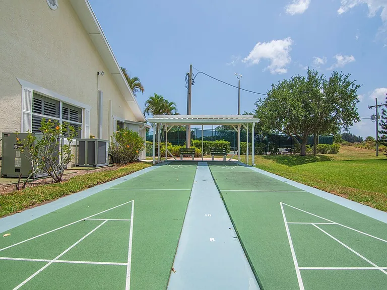 655 W Lake Jasmine Cir #207 — Photo 8