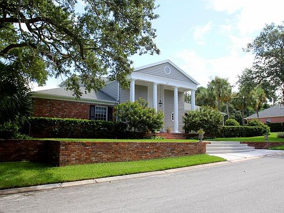 3rd image of 14 Ambleside Dr