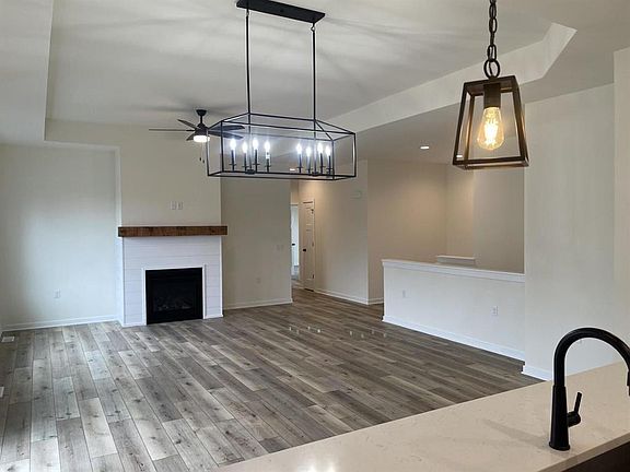 4th image of 234 Moraine Drive