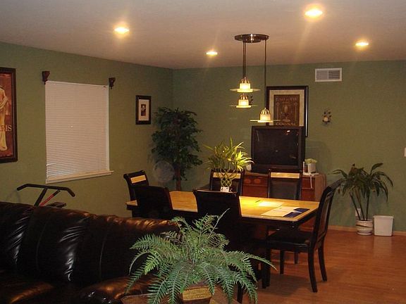 3rd image of 7010 Heaton Moor Dr