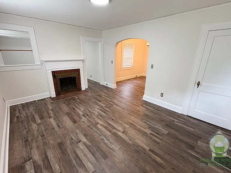 307 E Blue Ridge Dr — Photo 2