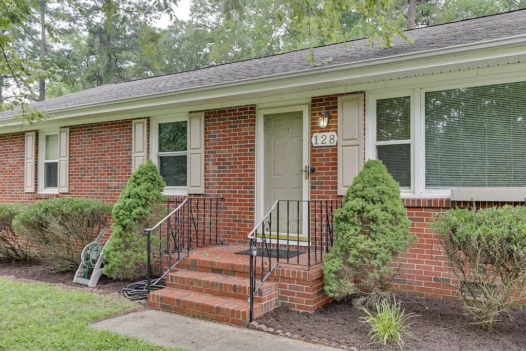 3 bed, 1593 sqft, $2,300 — Photo 3