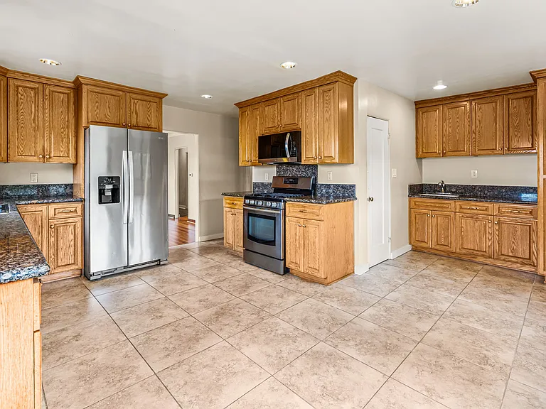 787 Manzanita Dr — Photo 15