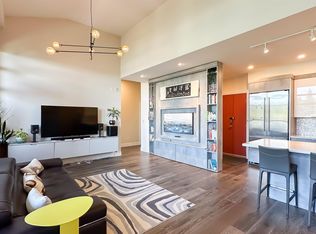 3602 Aldercrest Dr #506, North Vancouver, BC V7G 0A3