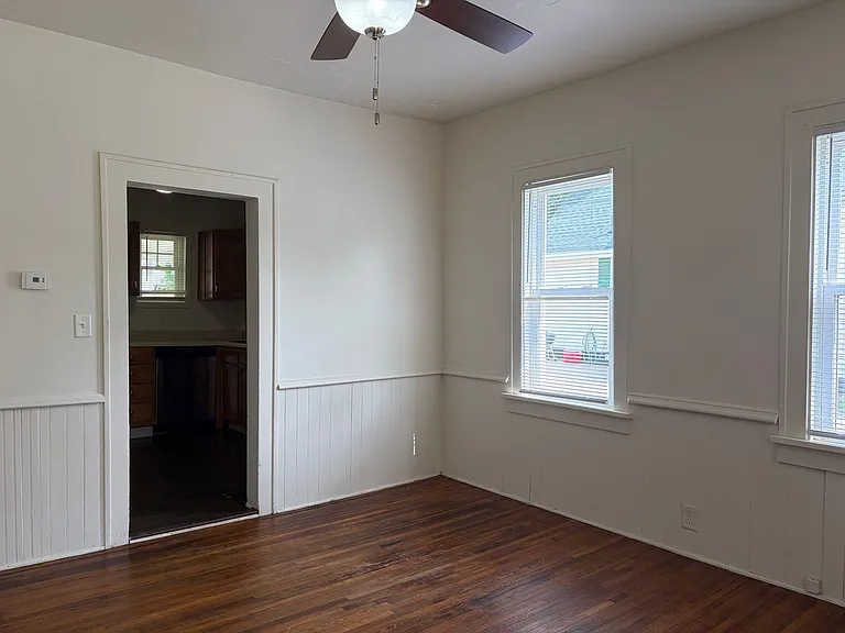 1404 S Center St — Photo 2