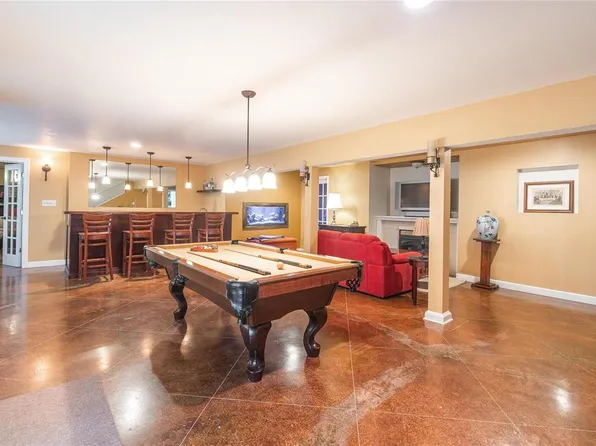 122 Vaughan Ave, Saint Robert, MO 65584