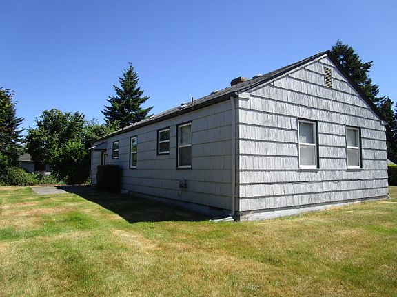 3rd image of 3416 Elwood Dr W