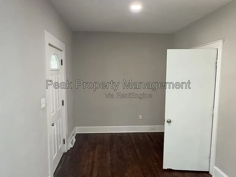 114 Lee Ave — Photo 3