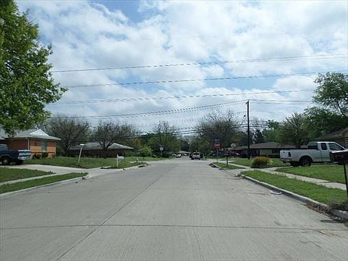 2nd image of 2117 Melissa St