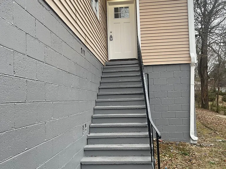 2625 20th St W — Photo 2