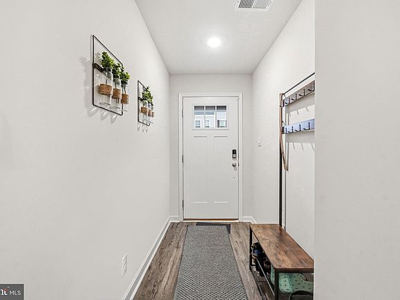 5th image of 20 Sisters Farmstead Rd