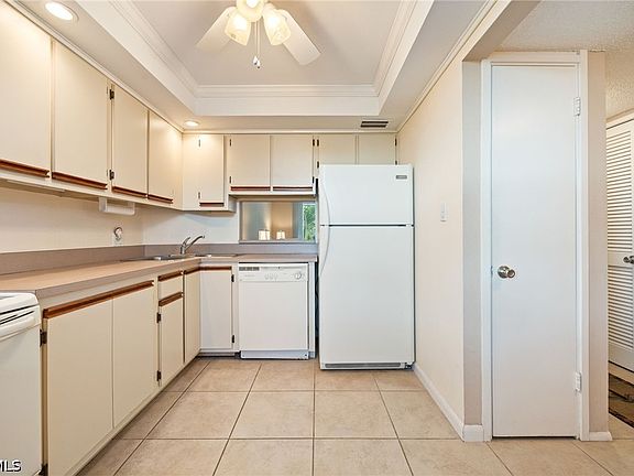 4th image of 5959 Winkler Rd APT 218