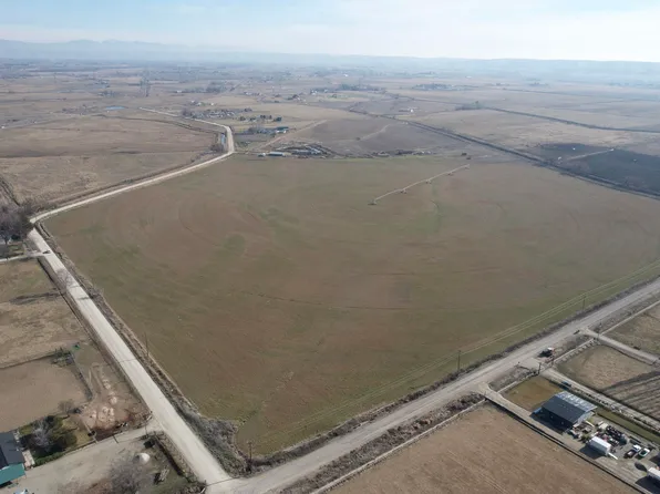 9449 Brill Rd, Emmett, ID 83617