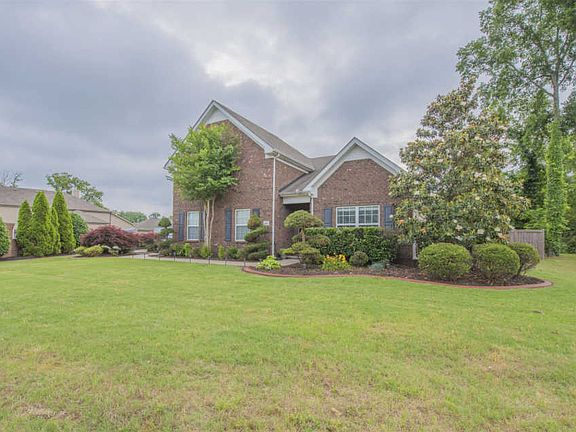 2nd image of 2207 Saint Andrews Dr
