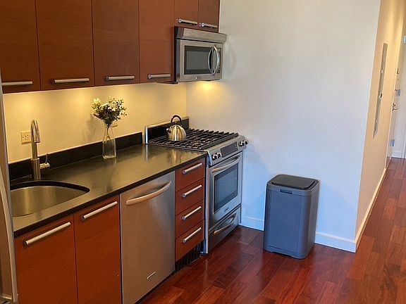 4th image of 1485 5th Ave APT 8G