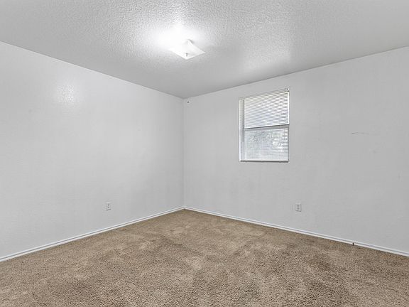 5th image of 212 Bobbie Ann Ct