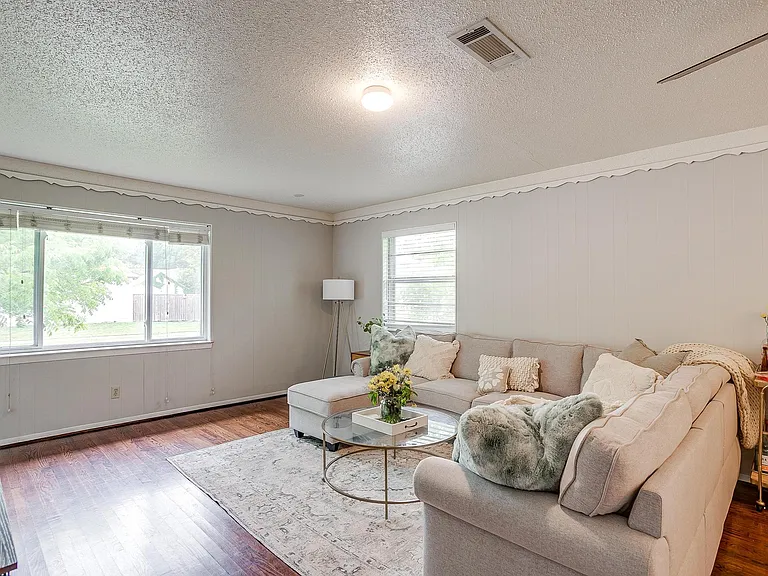3217 Lubbock Ave #B — Photo 9