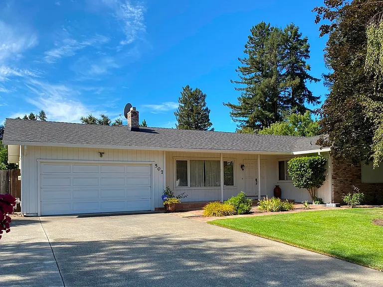 507 Walnut Ct — Photo 1