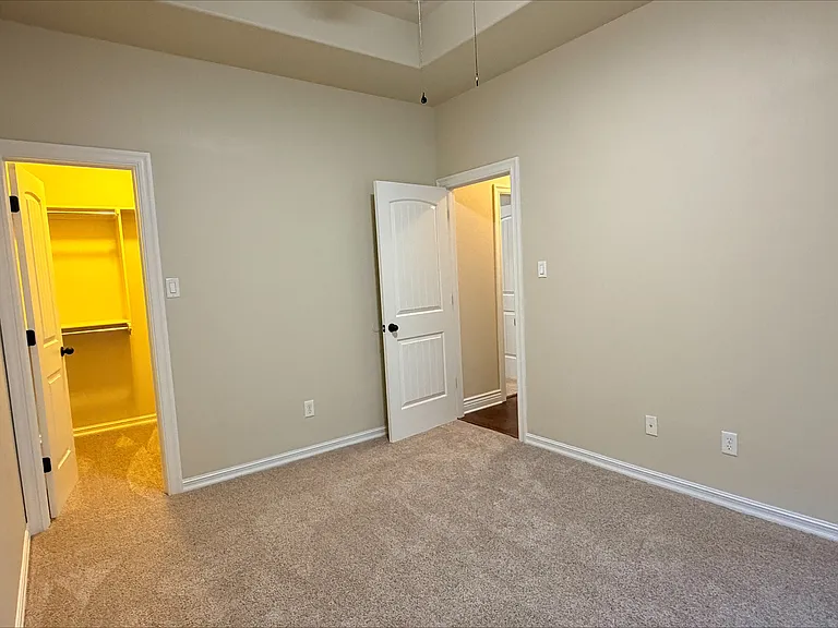 5702 NW Valor Ave — Photo 16