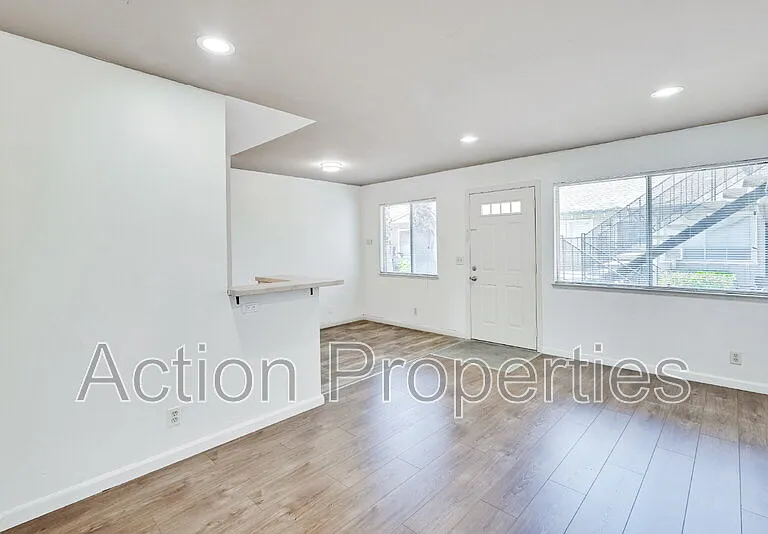 1084 Wentworth St #4 — Photo 20
