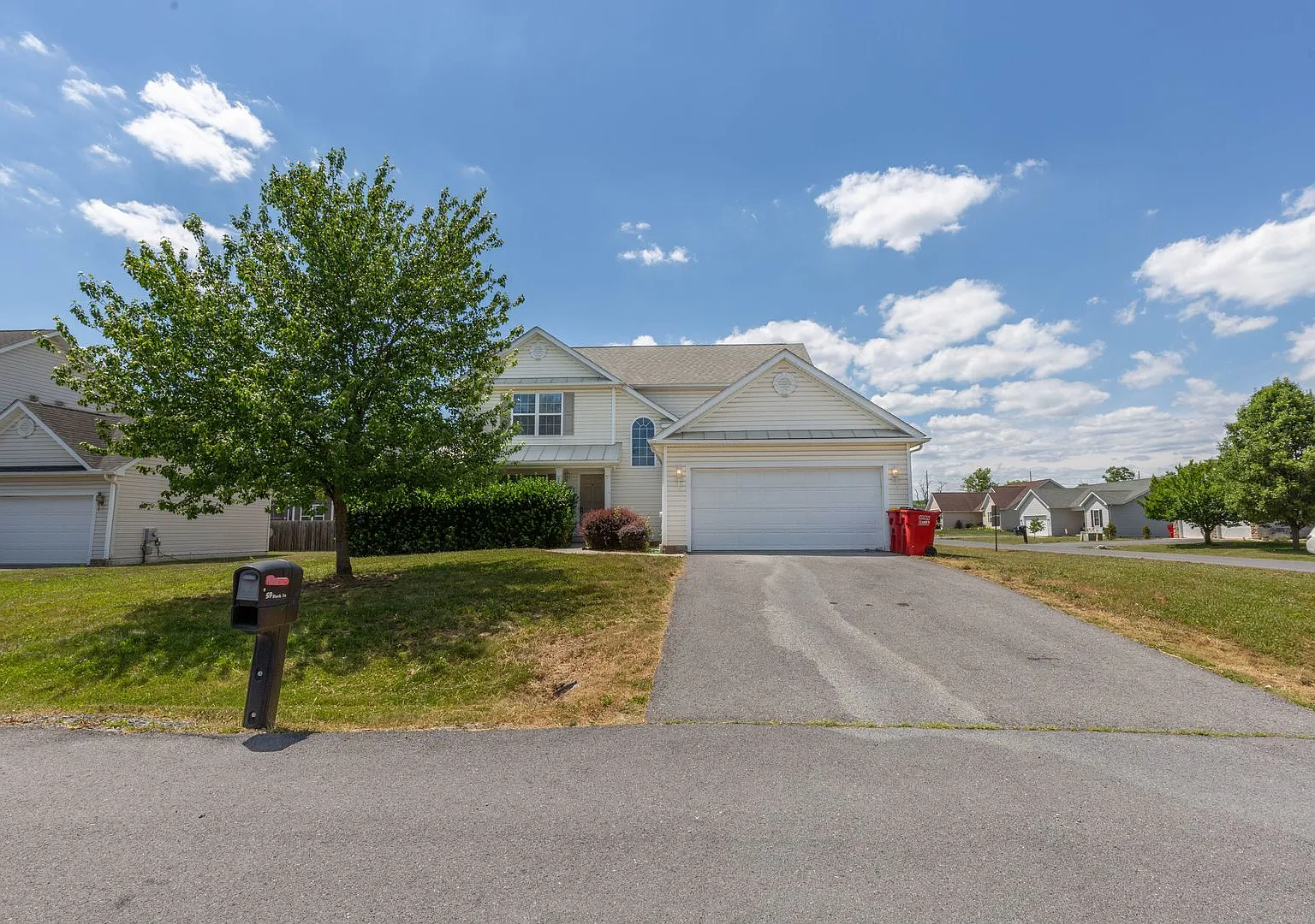 3 Bed, 2.5 Bath, Single Family Home in Martinsburg, WV — Photo 1