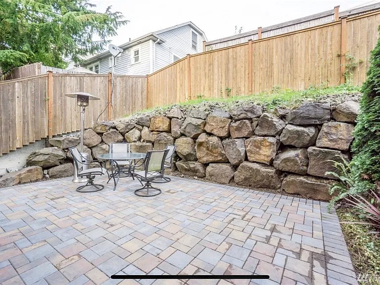 1406 N 55th St — Photo 14