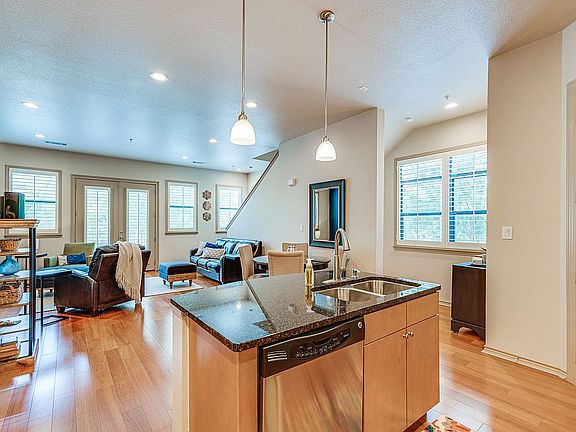 4th image of 1207 Beaconsfield Ln APT 404