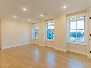 303 Maverick St #4, Boston, MA 02128