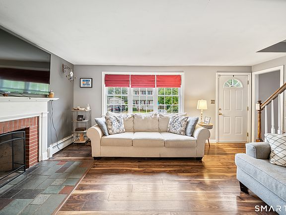 5th image of 115 Mountain View Avenue