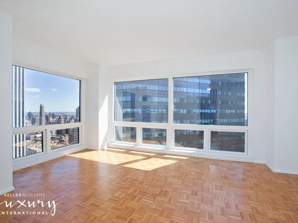 721 5th Avenue 52D image 6 of 7