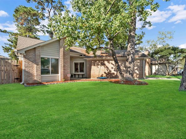22819 River Birch Dr, Tomball, TX 77375