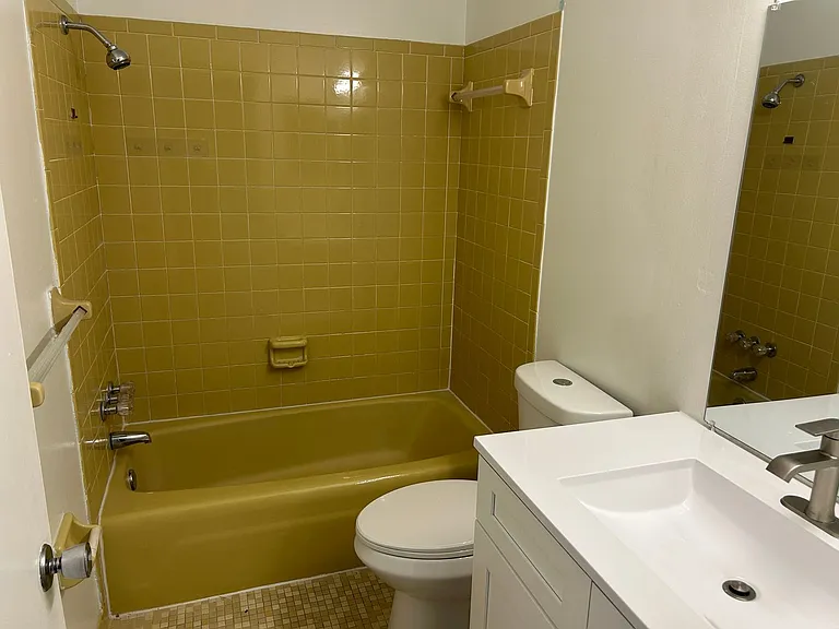 2502 Bay Blvd #6 — Photo 15