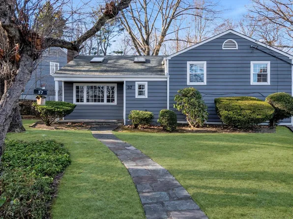 37 Beacon Drive, Port Washington, NY 11050