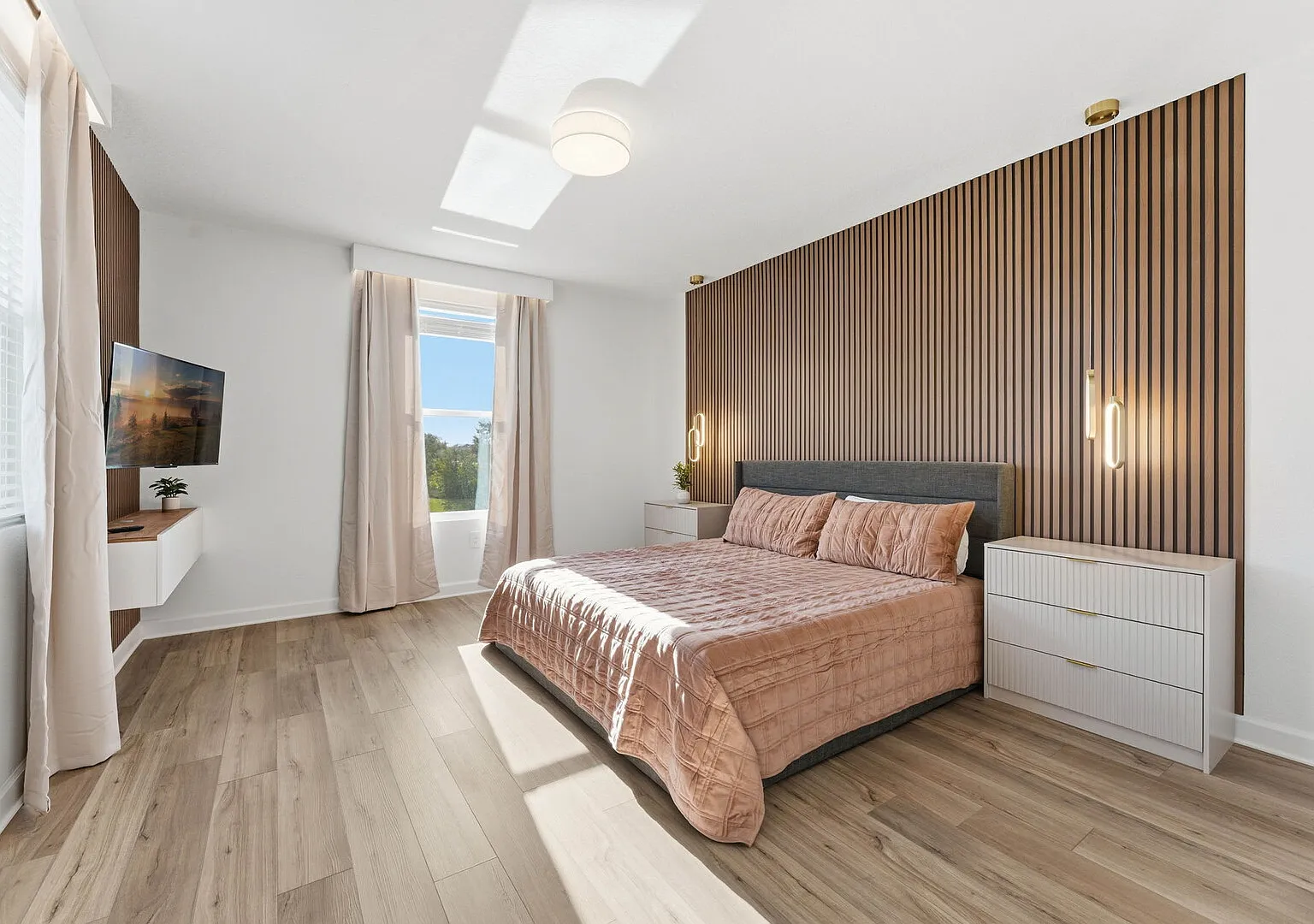 Stylish Family Villa, Themed Rooms, Pool — Photo 4