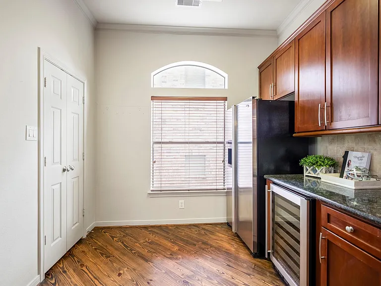 2719 La Branch St — Photo 23