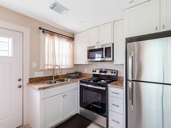 3rd image of 4705 1/2 Delano St