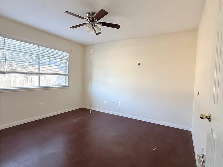 8621 Talyne Chaise Cir #B — Photo 32
