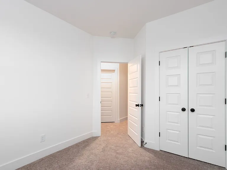115 High Park Cir — Photo 33