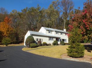 291 Ravenswood St, Mountainside, NJ 07092