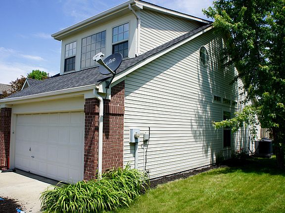 5th image of 18525 Harvest Meadows Dr E