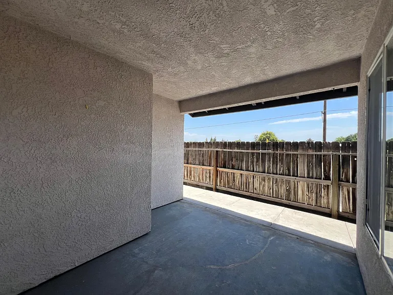 995 Vineyard Way — Photo 14