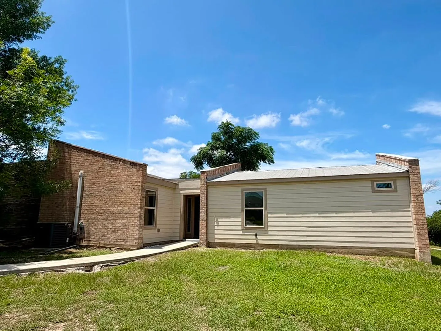 For Rent 12010 Sailing Away St, San Antonio, TX 78233 — Photo 2