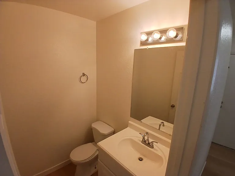 1940 Grande Cir #63 — Photo 12