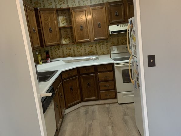 16 E Main St